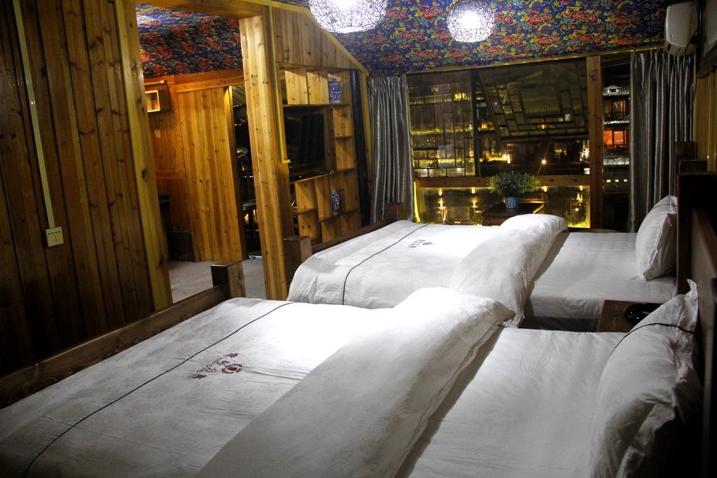 Fenghuang 1St Apartment Esterno foto