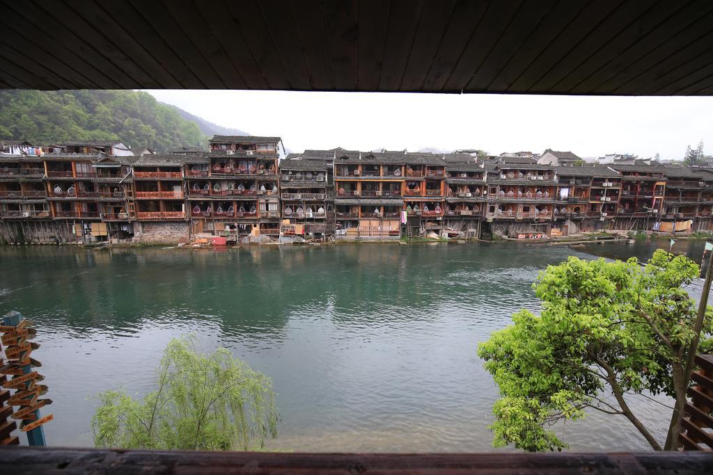 Fenghuang 1St Apartment Esterno foto