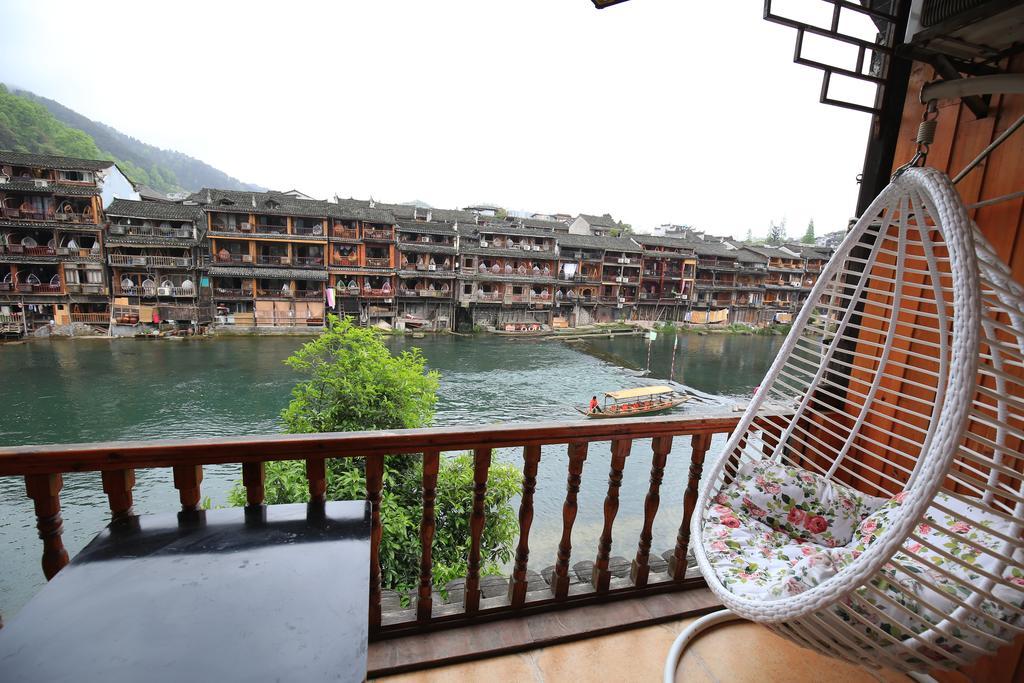 Fenghuang 1St Apartment Esterno foto