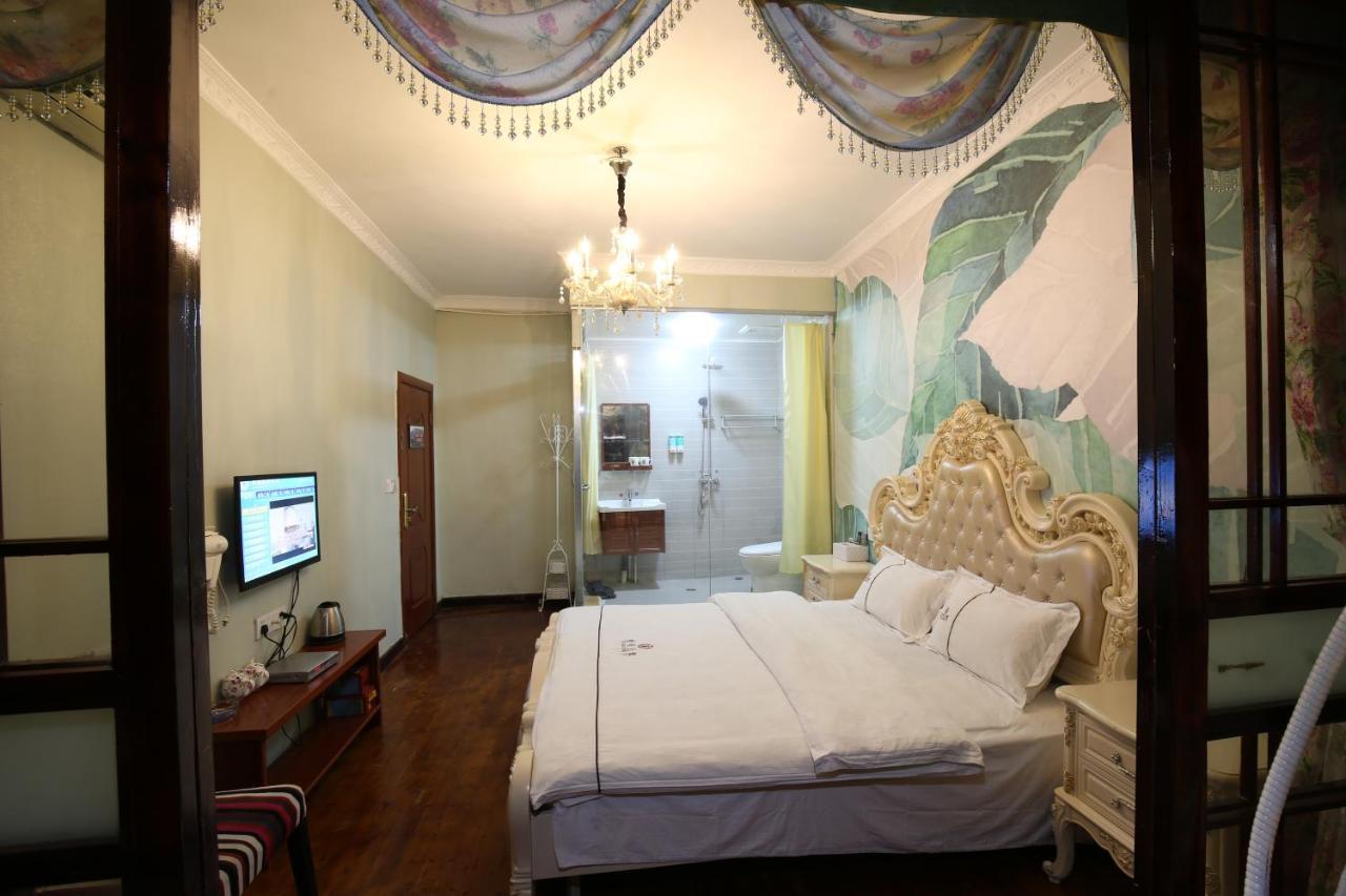 Fenghuang 1St Apartment Esterno foto